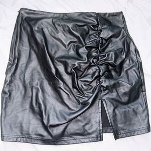 SHEIN Black Ruched Faux Leather Mini Skirt